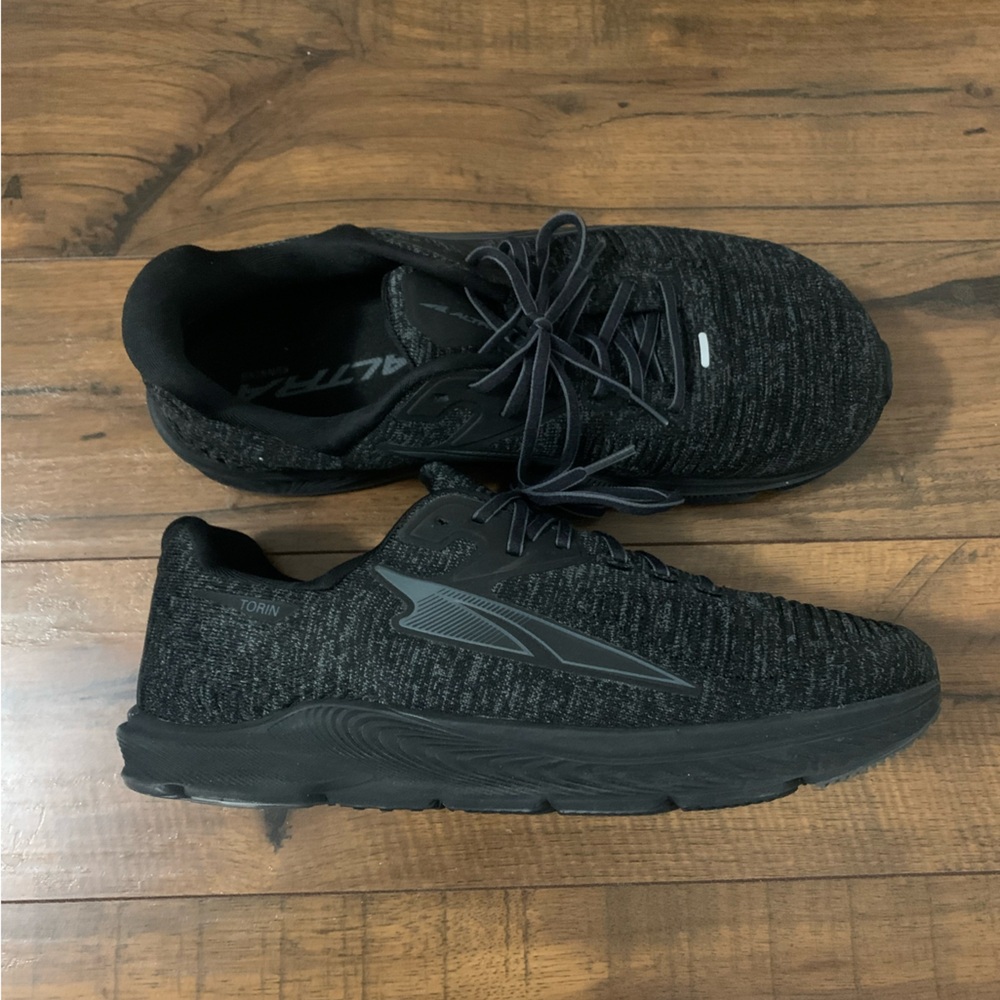 Altra Men's Charcoal Athletic Shoes